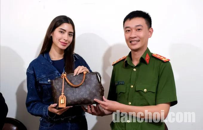 Click image for larger version

Name:	dscf1541mp4-snapshot-0028037-5565-4987.jpg.jpg
Views:	66
Size:	52.7 KB
ID:	50003