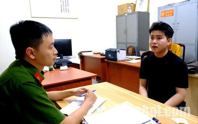 Click image for larger version

Name:	dscf1552mp4-snapshot-0012597-4476-2904.jpg.jpg
Views:	36
Size:	60.9 KB
ID:	50004