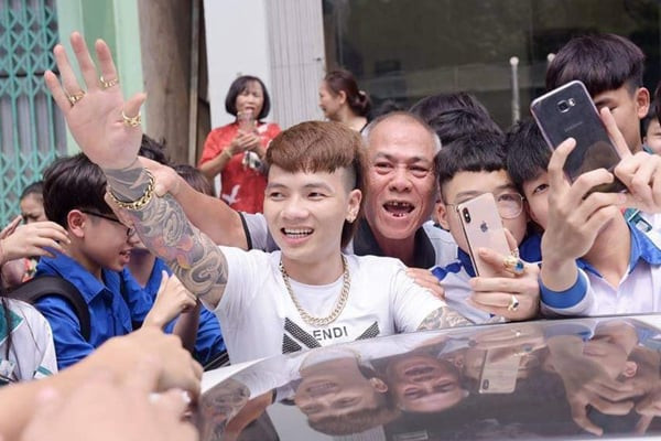 Khá Bảnh và thời kỳ thống trị TikTok: Vì sao giới trẻ từng phát cuồng?