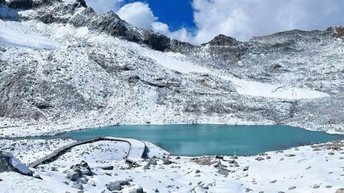 Đạt Cổ Băng Xuyên – Thiên đường băng tuyết triệu năm giữa trời Tứ Xuyên