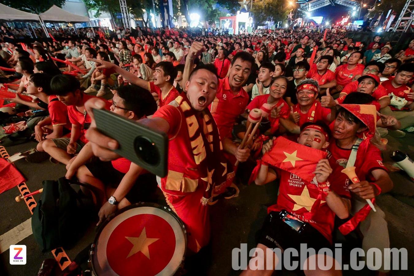 Click image for larger version

Name:	1bong_da_chung_ket_seagames_znews.jpg
Views:	11
Size:	202.7 KB
ID:	53377