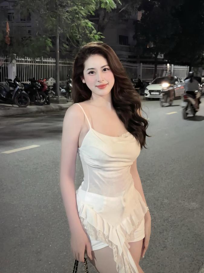 Click image for larger version

Name:	SSvid.app - bichquyen_04 on Instagram[1080 x 1440].jpg
Views:	20
Size:	64.8 KB
ID:	53940