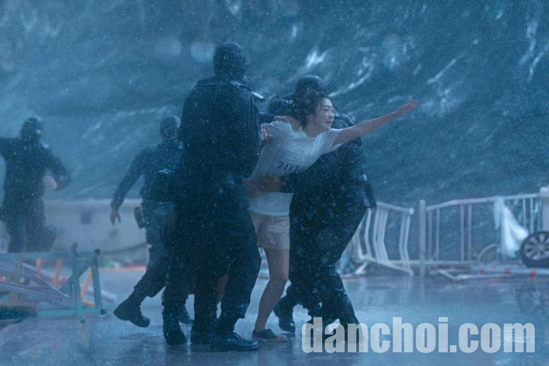 Click image for larger version

Name:	The-Great-Flood-Review-Netflix-Movie.jpg
Views:	9
Size:	117.2 KB
ID:	54254