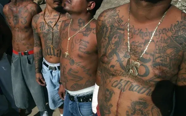 Năm Cam tự truyện (PHẦN 5): Đế chế rạn nứt – Đàn em âm mưu tạo phản