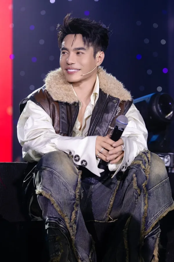 Click image for larger version

Name:	leduongbaolam.webp
Views:	20
Size:	49.6 KB
ID:	55794