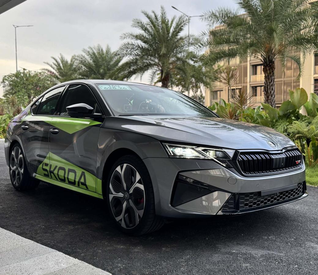 Click image for larger version

Name:	skoda-octavia-rs-vn-18-1766276073724-17662760738981596201066-1766289631349-17662896316041964942243.jpg
Views:	10
Size:	164.2 KB
ID:	57872