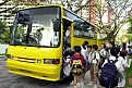 xe-cho-hoc-sinh-son-mau-vang-1722828528310.webp