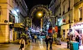 du-khach-trai-nghiem-tai-pho-rue-montorgueil-paris-phap-anh-afp.webp