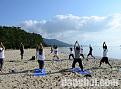 Hoat-dong-Yoga-tai-Dai-cat-ngan-doi-bien-Amanohashidate-©Kyoto-by-the-sea.jpg