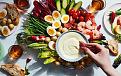 2. Aioli – Sốt tỏi kèm hải sản và rau củ.jpg